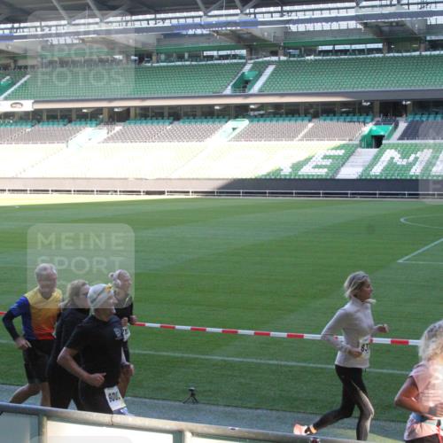 06.10.2024 - 19. swb-Marathon Bremen Yannick Fuchs http://msf.ph/oto/7353203 06.10.2024 10:35:28 Laufen im Stadion 7034, 7035, 7042, 7138, 7155, 7156, 7162, 7204, 7226, 7251, 7258, 7266, 7295, 7307, 7321, 7335, 7341, 7353, 7413, 7428, 7443, 7468, 7478, 7479, 7490, 7502, 7587, 7644, 7679, 7680, 7690, 7699, 7757, 7772, 7773, 7829, 7830, 7863, 7864, 7899, 7900, 7902, 7904, 7923, 7926, 7932, 7954, 7955, 7967, 7981, 8073, 8074, 8088, 8118, 8121, 8144, 8152, 8166, 8183, 8191, 8225, 8246, 8421, 8595, 8952, 9029 meine-sportfotos.de