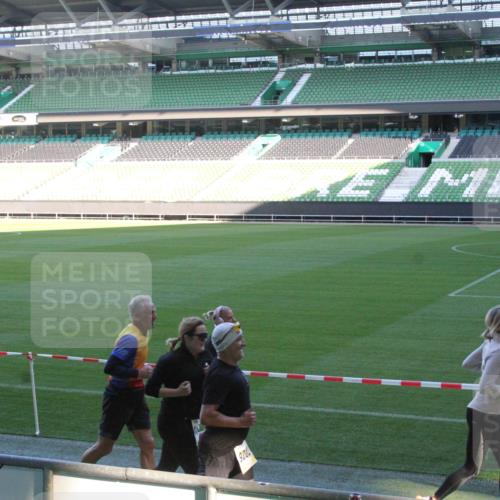 06.10.2024 - 19. swb-Marathon Bremen Yannick Fuchs http://msf.ph/oto/7353209 06.10.2024 10:35:28 Laufen im Stadion 7034, 7035, 7042, 7138, 7155, 7156, 7162, 7204, 7226, 7251, 7258, 7266, 7295, 7307, 7321, 7335, 7341, 7353, 7413, 7428, 7443, 7468, 7478, 7479, 7490, 7502, 7587, 7644, 7679, 7680, 7690, 7699, 7757, 7772, 7773, 7829, 7830, 7863, 7864, 7899, 7900, 7902, 7904, 7923, 7926, 7932, 7954, 7955, 7967, 7981, 8073, 8074, 8088, 8118, 8121, 8144, 8152, 8166, 8183, 8191, 8225, 8246, 8421, 8595, 8952, 9029 meine-sportfotos.de