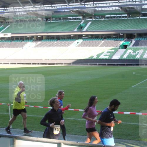 06.10.2024 - 19. swb-Marathon Bremen Yannick Fuchs http://msf.ph/oto/7353242 06.10.2024 10:35:31 Laufen im Stadion 7034, 7035, 7042, 7138, 7155, 7156, 7162, 7204, 7226, 7251, 7258, 7266, 7295, 7321, 7335, 7341, 7353, 7391, 7393, 7413, 7428, 7443, 7468, 7478, 7479, 7490, 7502, 7587, 7644, 7679, 7680, 7690, 7699, 7757, 7772, 7773, 7829, 7830, 7863, 7864, 7899, 7900, 7902, 7904, 7923, 7926, 7932, 7954, 7955, 7967, 7981, 8073, 8074, 8088, 8118, 8121, 8144, 8152, 8183, 8191, 8225, 8246, 8421, 8595, 8952, 9029 meine-sportfotos.de