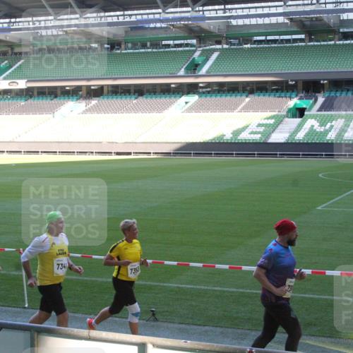 06.10.2024 - 19. swb-Marathon Bremen Yannick Fuchs http://msf.ph/oto/7353312 06.10.2024 10:35:49 Laufen im Stadion 7018, 7020, 7034, 7035, 7042, 7138, 7155, 7162, 7182, 7226, 7251, 7258, 7266, 7295, 7321, 7341, 7353, 7391, 7393, 7428, 7460, 7462, 7468, 7478, 7479, 7490, 7514, 7515, 7686, 7690, 7694, 7724, 7829, 7830, 7863, 7878, 7899, 7900, 7902, 7904, 7923, 7932, 7937, 7955, 7967, 7969, 7977, 8073, 8074, 8096, 8121, 8131, 8144, 8183, 8191, 8212, 8225, 8265, 8273, 8421, 8425, 8483, 8562, 8582, 8595, 8638, 8668, 8675, 8685, 8704, 8818, 8837, 8952, 8957, 9029, 9666 meine-sportfotos.de