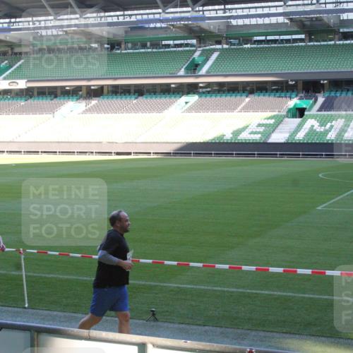 06.10.2024 - 19. swb-Marathon Bremen Yannick Fuchs http://msf.ph/oto/7353348 06.10.2024 10:35:59 Laufen im Stadion 7018, 7020, 7042, 7155, 7167, 7182, 7226, 7258, 7266, 7341, 7353, 7391, 7393, 7428, 7460, 7462, 7468, 7490, 7514, 7515, 7522, 7573, 7609, 7610, 7639, 7667, 7686, 7694, 7724, 7829, 7830, 7863, 7878, 7899, 7902, 7904, 7907, 7923, 7932, 7937, 7945, 7967, 7969, 7977, 8073, 8074, 8096, 8121, 8131, 8191, 8212, 8225, 8265, 8273, 8367, 8421, 8425, 8462, 8483, 8486, 8530, 8562, 8582, 8595, 8638, 8668, 8675, 8685, 8704, 8818, 8837, 8952, 8957, 9029, 9666 meine-sportfotos.de