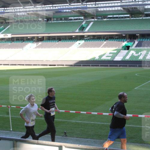 06.10.2024 - 19. swb-Marathon Bremen Yannick Fuchs http://msf.ph/oto/7353353 06.10.2024 10:35:59 Laufen im Stadion 7018, 7020, 7042, 7155, 7167, 7182, 7226, 7258, 7266, 7341, 7353, 7391, 7393, 7428, 7460, 7462, 7468, 7490, 7514, 7515, 7522, 7573, 7609, 7610, 7639, 7667, 7686, 7694, 7724, 7829, 7830, 7863, 7878, 7899, 7902, 7904, 7907, 7923, 7932, 7937, 7945, 7967, 7969, 7977, 8073, 8074, 8096, 8121, 8131, 8191, 8212, 8225, 8265, 8273, 8367, 8421, 8425, 8462, 8483, 8486, 8530, 8562, 8582, 8595, 8638, 8668, 8675, 8685, 8704, 8818, 8837, 8952, 8957, 9029, 9666 meine-sportfotos.de
