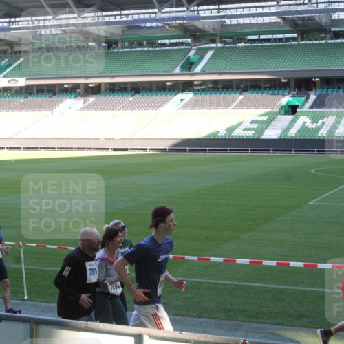06.10.2024 - 19. swb-Marathon Bremen Yannick Fuchs http://msf.ph/oto/7353417 06.10.2024 10:36:08 Laufen im Stadion 7018, 7020, 7051, 7101, 7102, 7167, 7182, 7341, 7353, 7391, 7393, 7428, 7434, 7460, 7462, 7514, 7515, 7522, 7573, 7609, 7610, 7639, 7667, 7686, 7694, 7724, 7829, 7830, 7878, 7904, 7907, 7923, 7937, 7939, 7945, 7951, 7967, 7969, 7977, 8096, 8102, 8121, 8131, 8191, 8212, 8253, 8254, 8265, 8273, 8367, 8379, 8401, 8421, 8425, 8462, 8483, 8486, 8530, 8545, 8562, 8582, 8595, 8638, 8668, 8675, 8685, 8704, 8818, 8837, 8952, 8957, 9029, 9666 meine-sportfotos.de