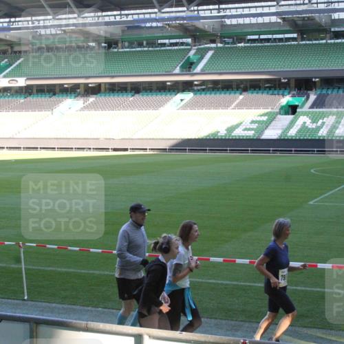 06.10.2024 - 19. swb-Marathon Bremen Yannick Fuchs http://msf.ph/oto/7353434 06.10.2024 10:36:10 Laufen im Stadion 7018, 7020, 7051, 7101, 7102, 7167, 7182, 7341, 7353, 7391, 7393, 7428, 7434, 7460, 7462, 7514, 7515, 7522, 7573, 7609, 7610, 7639, 7667, 7686, 7694, 7724, 7829, 7830, 7878, 7904, 7907, 7923, 7937, 7939, 7945, 7951, 7967, 7969, 7977, 8096, 8102, 8121, 8131, 8191, 8212, 8253, 8254, 8265, 8273, 8367, 8379, 8401, 8421, 8425, 8462, 8483, 8486, 8530, 8545, 8562, 8582, 8595, 8638, 8668, 8675, 8685, 8704, 8818, 8837, 8952, 8957, 9029, 9666 meine-sportfotos.de