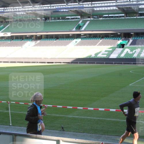 06.10.2024 - 19. swb-Marathon Bremen Yannick Fuchs http://msf.ph/oto/7353469 06.10.2024 10:36:14 Laufen im Stadion 7018, 7020, 7051, 7101, 7102, 7167, 7182, 7341, 7353, 7391, 7393, 7428, 7434, 7460, 7462, 7514, 7515, 7522, 7573, 7609, 7610, 7639, 7667, 7686, 7694, 7724, 7769, 7829, 7830, 7878, 7904, 7907, 7937, 7939, 7944, 7945, 7951, 7967, 7969, 7977, 8096, 8102, 8116, 8121, 8125, 8131, 8191, 8212, 8253, 8254, 8265, 8273, 8367, 8379, 8401, 8421, 8425, 8462, 8483, 8486, 8530, 8545, 8562, 8582, 8595, 8638, 8668, 8675, 8685, 8704, 8818, 8837, 8952, 8957, 9029, 9666 meine-sportfotos.de