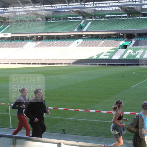 06.10.2024 - 19. swb-Marathon Bremen Yannick Fuchs http://msf.ph/oto/7353478 06.10.2024 10:36:15 Laufen im Stadion 7018, 7020, 7051, 7101, 7102, 7167, 7182, 7341, 7353, 7391, 7393, 7428, 7434, 7460, 7462, 7514, 7515, 7522, 7573, 7609, 7610, 7639, 7667, 7686, 7694, 7724, 7769, 7878, 7904, 7907, 7937, 7939, 7944, 7945, 7951, 7967, 7969, 7977, 8096, 8102, 8116, 8121, 8125, 8131, 8191, 8212, 8253, 8254, 8265, 8273, 8367, 8379, 8401, 8421, 8425, 8462, 8483, 8486, 8530, 8545, 8562, 8582, 8595, 8638, 8668, 8675, 8685, 8704, 8818, 8837, 8952, 8957, 9029, 9666 meine-sportfotos.de