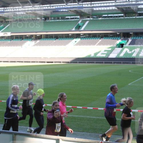 06.10.2024 - 19. swb-Marathon Bremen Yannick Fuchs http://msf.ph/oto/7354219 06.10.2024 10:36:18 Laufen im Stadion 7018, 7020, 7051, 7101, 7102, 7167, 7182, 7341, 7353, 7391, 7393, 7428, 7434, 7460, 7462, 7514, 7515, 7522, 7529, 7547, 7573, 7609, 7610, 7639, 7667, 7686, 7694, 7724, 7769, 7878, 7904, 7907, 7937, 7939, 7944, 7945, 7951, 7967, 7969, 7977, 8096, 8102, 8116, 8121, 8125, 8131, 8191, 8212, 8253, 8254, 8265, 8273, 8367, 8379, 8401, 8421, 8425, 8462, 8483, 8486, 8530, 8545, 8562, 8582, 8595, 8638, 8668, 8675, 8685, 8704, 8818, 8837, 8952, 8957, 9029, 9666 meine-sportfotos.de
