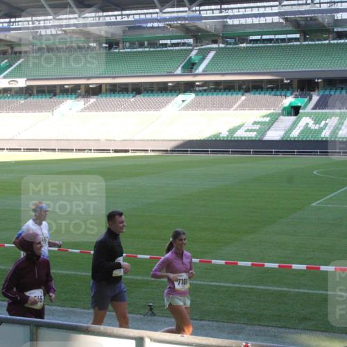 06.10.2024 - 19. swb-Marathon Bremen Yannick Fuchs http://msf.ph/oto/7354232 06.10.2024 10:36:31 Laufen im Stadion 7018, 7020, 7051, 7101, 7102, 7167, 7182, 7300, 7391, 7434, 7460, 7462, 7514, 7515, 7522, 7529, 7547, 7573, 7609, 7610, 7639, 7667, 7686, 7694, 7708, 7709, 7715, 7724, 7747, 7748, 7769, 7792, 7878, 7896, 7907, 7937, 7939, 7944, 7945, 7951, 7969, 7977, 8078, 8081, 8082, 8083, 8084, 8096, 8102, 8116, 8125, 8131, 8212, 8253, 8254, 8265, 8273, 8367, 8379, 8401, 8425, 8462, 8483, 8486, 8530, 8545, 8562, 8582, 8613, 8621, 8638, 8668, 8675, 8685, 8704, 8818, 8837, 8957, 9666 meine-sportfotos.de