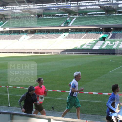 06.10.2024 - 19. swb-Marathon Bremen Yannick Fuchs http://msf.ph/oto/7354249 06.10.2024 10:36:44 Laufen im Stadion 7018, 7020, 7022, 7051, 7064, 7101, 7102, 7104, 7152, 7160, 7167, 7182, 7300, 7326, 7434, 7522, 7529, 7547, 7558, 7573, 7609, 7610, 7636, 7639, 7667, 7708, 7709, 7715, 7721, 7724, 7747, 7748, 7769, 7792, 7896, 7907, 7939, 7944, 7945, 7951, 7969, 8078, 8081, 8082, 8083, 8084, 8096, 8102, 8116, 8125, 8138, 8168, 8170, 8193, 8212, 8253, 8254, 8367, 8379, 8401, 8430, 8438, 8462, 8483, 8486, 8493, 8530, 8545, 8592, 8613, 8621, 8668, 8675, 8685, 8704, 8708, 9990 meine-sportfotos.de