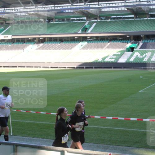 06.10.2024 - 19. swb-Marathon Bremen Yannick Fuchs http://msf.ph/oto/7354251 06.10.2024 10:36:46 Laufen im Stadion 7018, 7020, 7022, 7051, 7064, 7101, 7102, 7104, 7152, 7160, 7167, 7182, 7300, 7326, 7434, 7522, 7529, 7547, 7558, 7573, 7609, 7610, 7636, 7639, 7667, 7708, 7709, 7715, 7721, 7724, 7747, 7748, 7769, 7792, 7896, 7907, 7939, 7944, 7945, 7951, 7969, 8078, 8081, 8082, 8083, 8084, 8096, 8102, 8116, 8125, 8138, 8168, 8170, 8193, 8212, 8253, 8254, 8367, 8379, 8401, 8430, 8438, 8462, 8483, 8486, 8493, 8530, 8545, 8592, 8613, 8621, 8685, 8704, 8708, 9123, 9990 meine-sportfotos.de