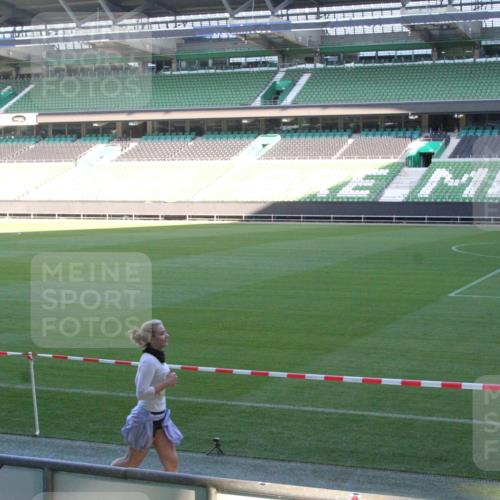 06.10.2024 - 19. swb-Marathon Bremen Yannick Fuchs http://msf.ph/oto/7354264 06.10.2024 10:37:38 Laufen im Stadion 7038, 7064, 7104, 7160, 7164, 7172, 7220, 7399, 7416, 7441, 7495, 7512, 7588, 7611, 7612, 7626, 7627, 7645, 7672, 7681, 7688, 7711, 7713, 7728, 7729, 7817, 7818, 7819, 7834, 7908, 7916, 7999, 8021, 8025, 8026, 8032, 8050, 8051, 8063, 8077, 8104, 8114, 8130, 8138, 8140, 8141, 8145, 8169, 8182, 8184, 8193, 8201, 8202, 8213, 8216, 8217, 8221, 8282, 8294, 8340, 8393, 8407, 8430, 8448, 8529, 8574, 8599, 8708, 9123, 9990 meine-sportfotos.de