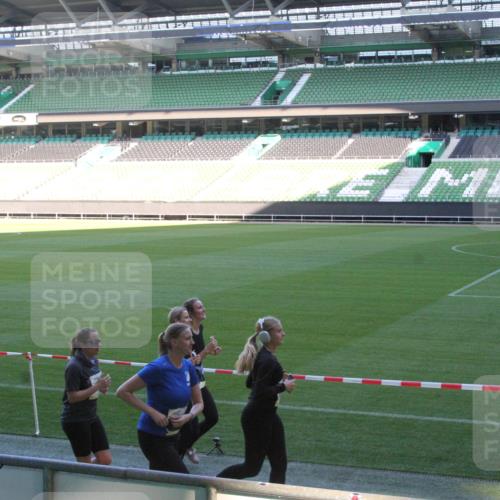 06.10.2024 - 19. swb-Marathon Bremen Yannick Fuchs http://msf.ph/oto/7354268 06.10.2024 10:37:45 Laufen im Stadion 7038, 7164, 7172, 7220, 7310, 7356, 7357, 7399, 7416, 7441, 7495, 7512, 7588, 7611, 7612, 7626, 7627, 7645, 7672, 7681, 7688, 7711, 7713, 7728, 7729, 7732, 7808, 7817, 7818, 7819, 7834, 7881, 7908, 7916, 7994, 7995, 7999, 8021, 8025, 8026, 8032, 8050, 8051, 8063, 8077, 8104, 8114, 8130, 8140, 8141, 8145, 8169, 8182, 8184, 8188, 8201, 8202, 8213, 8216, 8217, 8221, 8282, 8294, 8295, 8340, 8393, 8407, 8448, 8529, 8574, 8599, 9123 meine-sportfotos.de