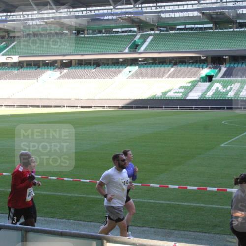 06.10.2024 - 19. swb-Marathon Bremen Yannick Fuchs http://msf.ph/oto/7354271 06.10.2024 10:37:46 Laufen im Stadion 7038, 7062, 7112, 7164, 7172, 7220, 7310, 7356, 7357, 7399, 7416, 7440, 7441, 7495, 7512, 7588, 7611, 7612, 7626, 7627, 7645, 7672, 7681, 7688, 7711, 7713, 7728, 7729, 7732, 7808, 7817, 7818, 7819, 7834, 7881, 7908, 7916, 7994, 7995, 7999, 8021, 8025, 8026, 8032, 8050, 8051, 8063, 8077, 8104, 8114, 8130, 8140, 8141, 8145, 8169, 8182, 8184, 8188, 8201, 8202, 8213, 8216, 8217, 8221, 8282, 8294, 8295, 8340, 8393, 8407, 8448, 8529, 8574, 8599, 9123 meine-sportfotos.de