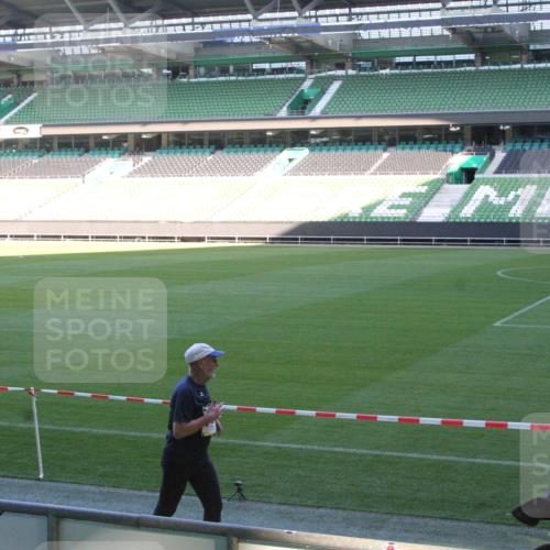 06.10.2024 - 19. swb-Marathon Bremen Yannick Fuchs http://msf.ph/oto/7354299 06.10.2024 10:38:05 Laufen im Stadion 7038, 7062, 7070, 7075, 7079, 7093, 7112, 7164, 7166, 7211, 7212, 7220, 7235, 7310, 7348, 7356, 7357, 7374, 7420, 7440, 7441, 7473, 7475, 7495, 7500, 7512, 7524, 7527, 7543, 7544, 7588, 7611, 7612, 7653, 7672, 7681, 7688, 7711, 7713, 7725, 7728, 7729, 7732, 7760, 7808, 7817, 7834, 7881, 7916, 7994, 7995, 7999, 8021, 8063, 8077, 8104, 8114, 8130, 8134, 8140, 8141, 8145, 8169, 8182, 8184, 8188, 8213, 8217, 8221, 8282, 8294, 8295, 8296, 8393, 8448 meine-sportfotos.de