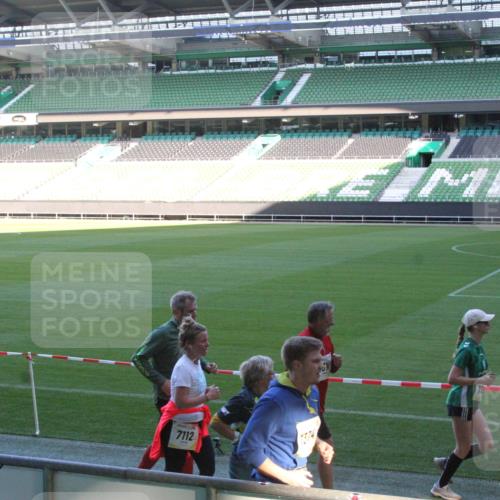 06.10.2024 - 19. swb-Marathon Bremen Yannick Fuchs http://msf.ph/oto/7354313 06.10.2024 10:38:15 Laufen im Stadion 7038, 7062, 7070, 7075, 7079, 7093, 7112, 7164, 7166, 7211, 7212, 7220, 7235, 7301, 7310, 7348, 7356, 7357, 7374, 7420, 7440, 7455, 7473, 7475, 7500, 7512, 7524, 7527, 7543, 7544, 7588, 7611, 7612, 7653, 7672, 7681, 7688, 7705, 7711, 7713, 7725, 7728, 7729, 7732, 7760, 7791, 7808, 7817, 7836, 7845, 7881, 7916, 7933, 7949, 7994, 7995, 7999, 8021, 8063, 8114, 8130, 8134, 8136, 8140, 8141, 8145, 8149, 8164, 8165, 8169, 8182, 8184, 8188, 8213, 8217, 8282, 8294, 8295, 8296, 8393 meine-sportfotos.de