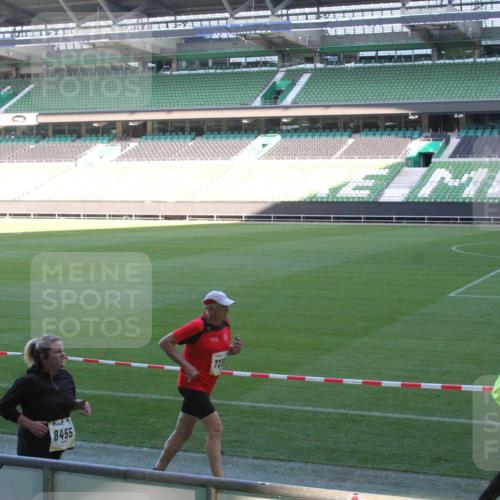 06.10.2024 - 19. swb-Marathon Bremen Yannick Fuchs http://msf.ph/oto/7354340 06.10.2024 10:38:24 Laufen im Stadion 7062, 7068, 7070, 7075, 7079, 7093, 7112, 7164, 7166, 7211, 7212, 7235, 7301, 7310, 7348, 7356, 7357, 7374, 7420, 7440, 7455, 7473, 7475, 7500, 7524, 7527, 7543, 7544, 7653, 7672, 7681, 7705, 7711, 7713, 7725, 7728, 7729, 7732, 7760, 7791, 7808, 7836, 7845, 7881, 7916, 7933, 7949, 7994, 7995, 7999, 8063, 8114, 8130, 8134, 8136, 8140, 8141, 8145, 8149, 8164, 8165, 8188, 8213, 8294, 8295, 8296, 8393, 8422, 8590, 8591, 8690, 8916, 9062 meine-sportfotos.de