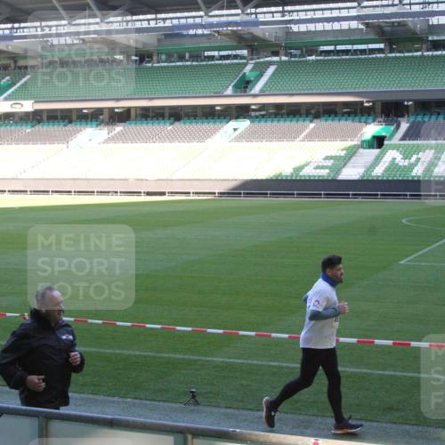 06.10.2024 - 19. swb-Marathon Bremen Yannick Fuchs http://msf.ph/oto/7354355 06.10.2024 10:38:29 Laufen im Stadion 7062, 7068, 7070, 7075, 7079, 7093, 7112, 7166, 7211, 7212, 7235, 7301, 7310, 7336, 7348, 7356, 7357, 7374, 7420, 7440, 7455, 7473, 7475, 7500, 7524, 7527, 7543, 7544, 7653, 7672, 7681, 7705, 7725, 7728, 7729, 7732, 7760, 7791, 7808, 7836, 7845, 7881, 7916, 7933, 7949, 7994, 7995, 8063, 8114, 8134, 8136, 8140, 8141, 8145, 8149, 8164, 8165, 8188, 8213, 8295, 8296, 8422, 8518, 8519, 8590, 8591, 8690, 8916, 8930, 9062 meine-sportfotos.de
