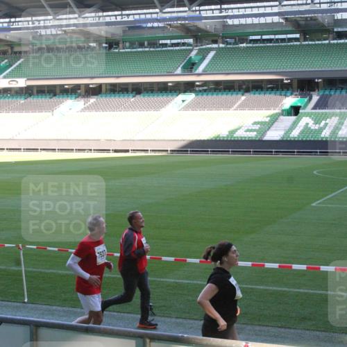 06.10.2024 - 19. swb-Marathon Bremen Yannick Fuchs http://msf.ph/oto/7354358 06.10.2024 10:38:34 Laufen im Stadion 7062, 7068, 7070, 7075, 7079, 7093, 7112, 7166, 7211, 7212, 7235, 7248, 7301, 7310, 7336, 7348, 7356, 7357, 7359, 7374, 7420, 7440, 7455, 7473, 7475, 7500, 7524, 7527, 7543, 7544, 7653, 7681, 7705, 7725, 7732, 7760, 7791, 7808, 7836, 7845, 7881, 7916, 7933, 7949, 7952, 7994, 7995, 8063, 8114, 8134, 8136, 8149, 8164, 8165, 8188, 8295, 8296, 8422, 8518, 8519, 8563, 8590, 8591, 8690, 8758, 8916, 8930, 9062 meine-sportfotos.de
