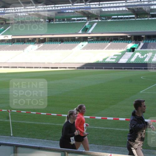 06.10.2024 - 19. swb-Marathon Bremen Yannick Fuchs http://msf.ph/oto/7354367 06.10.2024 10:38:36 Laufen im Stadion 7062, 7068, 7070, 7075, 7079, 7093, 7112, 7166, 7211, 7212, 7235, 7248, 7301, 7310, 7336, 7348, 7356, 7357, 7359, 7374, 7420, 7440, 7455, 7473, 7475, 7500, 7524, 7527, 7543, 7544, 7589, 7653, 7705, 7725, 7732, 7760, 7791, 7808, 7836, 7845, 7881, 7916, 7933, 7949, 7952, 7994, 7995, 8134, 8136, 8149, 8164, 8165, 8188, 8295, 8296, 8422, 8518, 8519, 8563, 8590, 8591, 8690, 8758, 8866, 8916, 8930, 9062 meine-sportfotos.de