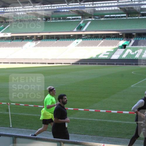 06.10.2024 - 19. swb-Marathon Bremen Yannick Fuchs http://msf.ph/oto/7354379 06.10.2024 10:38:40 Laufen im Stadion 7062, 7068, 7070, 7075, 7079, 7093, 7112, 7166, 7211, 7212, 7235, 7248, 7301, 7310, 7336, 7348, 7356, 7357, 7359, 7374, 7420, 7440, 7455, 7473, 7475, 7500, 7517, 7524, 7527, 7543, 7544, 7589, 7653, 7705, 7725, 7732, 7760, 7791, 7808, 7836, 7845, 7881, 7933, 7949, 7952, 7994, 7995, 8134, 8136, 8149, 8164, 8165, 8188, 8295, 8296, 8420, 8422, 8518, 8519, 8563, 8590, 8591, 8684, 8690, 8758, 8866, 8916, 8930, 9062 meine-sportfotos.de