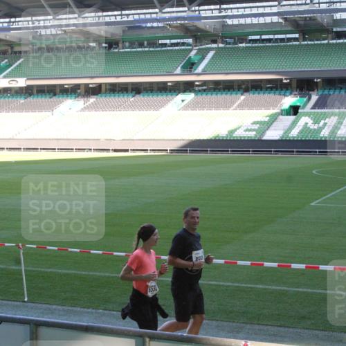 06.10.2024 - 19. swb-Marathon Bremen Yannick Fuchs http://msf.ph/oto/7354400 06.10.2024 10:38:47 Laufen im Stadion 7068, 7070, 7075, 7079, 7093, 7115, 7166, 7173, 7211, 7212, 7219, 7235, 7248, 7301, 7336, 7348, 7359, 7374, 7420, 7455, 7473, 7475, 7500, 7517, 7524, 7527, 7543, 7544, 7589, 7592, 7593, 7653, 7705, 7725, 7760, 7791, 7836, 7845, 7933, 7949, 7952, 8126, 8128, 8134, 8135, 8136, 8149, 8164, 8165, 8247, 8296, 8420, 8422, 8518, 8519, 8563, 8590, 8591, 8684, 8690, 8758, 8866, 8916, 8930, 9062, 9113 meine-sportfotos.de
