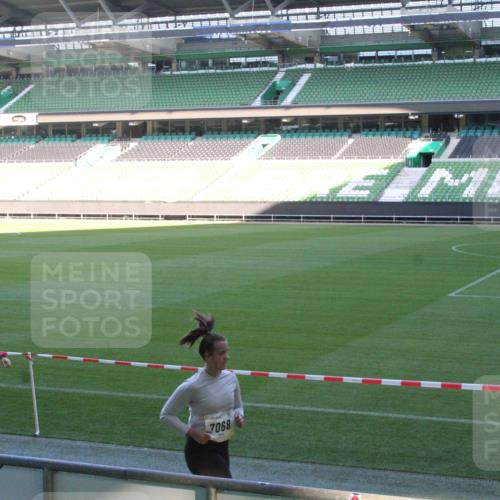 06.10.2024 - 19. swb-Marathon Bremen Yannick Fuchs http://msf.ph/oto/7354404 06.10.2024 10:38:50 Laufen im Stadion 7068, 7070, 7079, 7115, 7166, 7173, 7211, 7212, 7219, 7235, 7248, 7301, 7311, 7336, 7348, 7359, 7374, 7420, 7455, 7473, 7475, 7517, 7524, 7527, 7589, 7592, 7593, 7653, 7705, 7760, 7791, 7836, 7845, 7933, 7934, 7949, 7952, 8064, 8126, 8128, 8134, 8135, 8136, 8149, 8164, 8165, 8247, 8296, 8420, 8422, 8518, 8519, 8563, 8590, 8591, 8684, 8690, 8758, 8866, 8916, 8930, 8950, 9062, 9113 meine-sportfotos.de