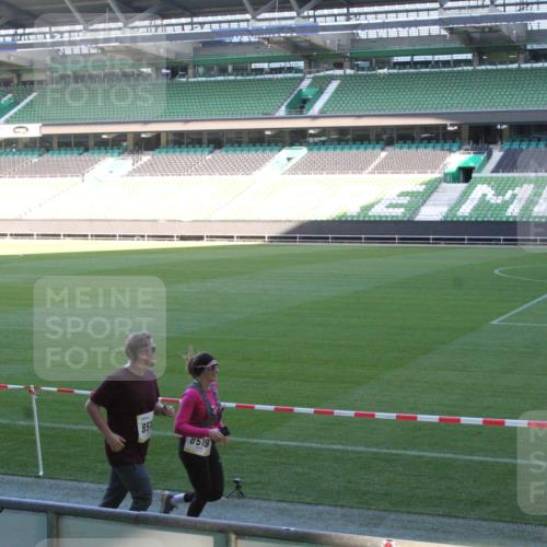 06.10.2024 - 19. swb-Marathon Bremen Yannick Fuchs http://msf.ph/oto/7354406 06.10.2024 10:38:51 Laufen im Stadion 7068, 7070, 7079, 7115, 7166, 7173, 7211, 7212, 7219, 7235, 7248, 7301, 7311, 7336, 7348, 7359, 7455, 7517, 7524, 7527, 7589, 7592, 7593, 7653, 7705, 7760, 7791, 7836, 7845, 7933, 7934, 7949, 7952, 8064, 8126, 8128, 8134, 8135, 8136, 8149, 8164, 8165, 8247, 8420, 8422, 8518, 8519, 8563, 8590, 8591, 8684, 8690, 8734, 8758, 8855, 8866, 8916, 8930, 8950, 9062, 9113 meine-sportfotos.de