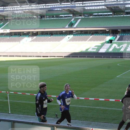 06.10.2024 - 19. swb-Marathon Bremen Yannick Fuchs http://msf.ph/oto/7354438 06.10.2024 10:39:09 Laufen im Stadion 7043, 7068, 7115, 7173, 7219, 7248, 7301, 7311, 7324, 7331, 7336, 7359, 7517, 7589, 7592, 7593, 7705, 7780, 7781, 7791, 7836, 7845, 7868, 7933, 7934, 7949, 7952, 8064, 8126, 8128, 8135, 8149, 8164, 8165, 8247, 8353, 8420, 8422, 8453, 8518, 8519, 8563, 8587, 8590, 8591, 8684, 8690, 8734, 8758, 8795, 8855, 8866, 8872, 8916, 8930, 8950, 9011, 9062, 9113 meine-sportfotos.de