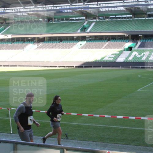 06.10.2024 - 19. swb-Marathon Bremen Yannick Fuchs http://msf.ph/oto/7354444 06.10.2024 10:39:12 Laufen im Stadion 7043, 7068, 7115, 7173, 7219, 7248, 7311, 7324, 7331, 7336, 7359, 7517, 7589, 7592, 7593, 7705, 7780, 7781, 7791, 7868, 7934, 7949, 7952, 8064, 8126, 8128, 8135, 8149, 8164, 8165, 8247, 8353, 8420, 8422, 8453, 8518, 8519, 8563, 8587, 8590, 8591, 8684, 8690, 8734, 8758, 8795, 8855, 8866, 8872, 8881, 8916, 8930, 8950, 9011, 9062, 9113 meine-sportfotos.de