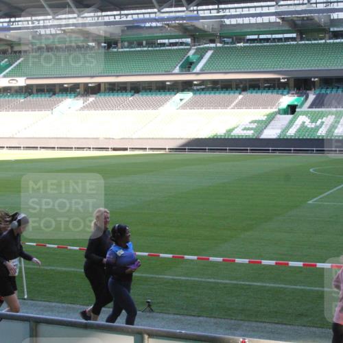 06.10.2024 - 19. swb-Marathon Bremen Yannick Fuchs http://msf.ph/oto/7354450 06.10.2024 10:39:16 Laufen im Stadion 7043, 7068, 7115, 7173, 7219, 7248, 7311, 7324, 7331, 7336, 7359, 7517, 7589, 7592, 7593, 7780, 7781, 7868, 7934, 7952, 8064, 8126, 8128, 8135, 8247, 8353, 8420, 8422, 8453, 8518, 8519, 8563, 8587, 8590, 8591, 8684, 8690, 8734, 8758, 8795, 8855, 8866, 8872, 8881, 8916, 8930, 8950, 9011, 9062, 9113 meine-sportfotos.de
