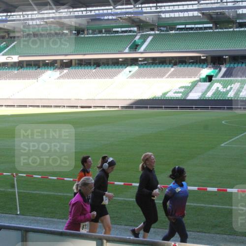 06.10.2024 - 19. swb-Marathon Bremen Yannick Fuchs http://msf.ph/oto/7354455 06.10.2024 10:39:17 Laufen im Stadion 7043, 7068, 7115, 7173, 7219, 7248, 7311, 7324, 7331, 7336, 7359, 7517, 7589, 7592, 7593, 7780, 7781, 7868, 7934, 7952, 8064, 8126, 8128, 8135, 8247, 8353, 8420, 8422, 8453, 8518, 8519, 8563, 8587, 8590, 8591, 8684, 8734, 8758, 8795, 8855, 8866, 8872, 8881, 8916, 8930, 8950, 9011, 9062, 9113 meine-sportfotos.de