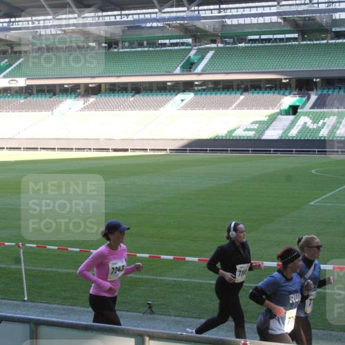 06.10.2024 - 19. swb-Marathon Bremen Yannick Fuchs http://msf.ph/oto/7354468 06.10.2024 10:39:26 Laufen im Stadion 7043, 7115, 7151, 7173, 7219, 7248, 7311, 7324, 7331, 7336, 7359, 7517, 7589, 7592, 7593, 7780, 7781, 7868, 7934, 7948, 7952, 7960, 8064, 8110, 8126, 8128, 8135, 8247, 8249, 8353, 8420, 8453, 8518, 8519, 8563, 8587, 8684, 8734, 8758, 8795, 8855, 8866, 8872, 8881, 8930, 8950, 9011, 9113 meine-sportfotos.de
