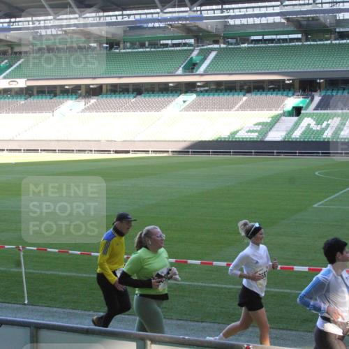 06.10.2024 - 19. swb-Marathon Bremen Yannick Fuchs http://msf.ph/oto/7354480 06.10.2024 10:39:33 Laufen im Stadion 7043, 7115, 7151, 7173, 7219, 7248, 7311, 7324, 7331, 7359, 7517, 7589, 7592, 7593, 7695, 7780, 7781, 7868, 7922, 7934, 7948, 7952, 7960, 8064, 8110, 8126, 8127, 8128, 8135, 8247, 8249, 8279, 8353, 8420, 8453, 8587, 8684, 8734, 8795, 8855, 8866, 8872, 8881, 8950, 9011, 9113 meine-sportfotos.de