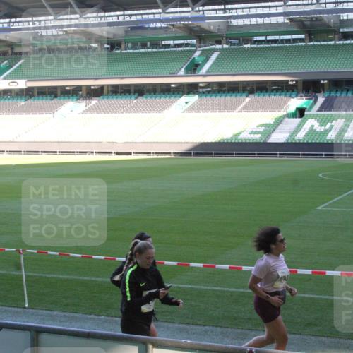 06.10.2024 - 19. swb-Marathon Bremen Yannick Fuchs http://msf.ph/oto/7354495 06.10.2024 10:39:56 Laufen im Stadion 7010, 7043, 7151, 7322, 7347, 7519, 7624, 7695, 7707, 7796, 7799, 7868, 7913, 7922, 7948, 7960, 8110, 8127, 8249, 8279, 8353, 8375, 8453, 8505, 8587, 8632, 8773, 8795, 8850, 8872, 8873, 8881, 8909, 8910, 8911, 9011, 9098, 9101, 9111 meine-sportfotos.de