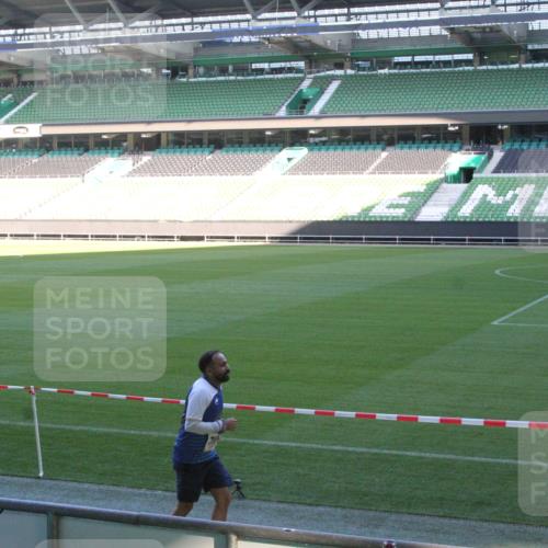06.10.2024 - 19. swb-Marathon Bremen Yannick Fuchs http://msf.ph/oto/7354498 06.10.2024 10:39:59 Laufen im Stadion 7010, 7151, 7322, 7347, 7519, 7624, 7695, 7707, 7796, 7799, 7913, 7922, 7948, 7960, 8110, 8127, 8249, 8279, 8353, 8375, 8453, 8505, 8587, 8632, 8773, 8795, 8850, 8873, 8881, 8909, 8910, 8911, 9011, 9098, 9101, 9111 meine-sportfotos.de