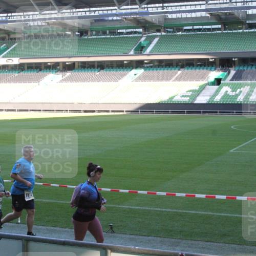 06.10.2024 - 19. swb-Marathon Bremen Yannick Fuchs http://msf.ph/oto/7354506 06.10.2024 10:40:04 Laufen im Stadion 7010, 7151, 7322, 7347, 7519, 7525, 7624, 7695, 7707, 7796, 7799, 7913, 7922, 7948, 7960, 8110, 8127, 8249, 8279, 8375, 8453, 8505, 8587, 8632, 8773, 8850, 8873, 8881, 8909, 8910, 8911, 9011, 9098, 9101, 9111 meine-sportfotos.de