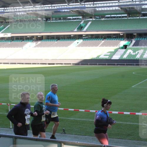 06.10.2024 - 19. swb-Marathon Bremen Yannick Fuchs http://msf.ph/oto/7354508 06.10.2024 10:40:05 Laufen im Stadion 7010, 7151, 7322, 7347, 7519, 7525, 7624, 7695, 7707, 7796, 7799, 7913, 7922, 7948, 7960, 8110, 8127, 8249, 8279, 8375, 8453, 8505, 8587, 8632, 8773, 8850, 8873, 8881, 8909, 8910, 8911, 9098, 9101, 9111 meine-sportfotos.de