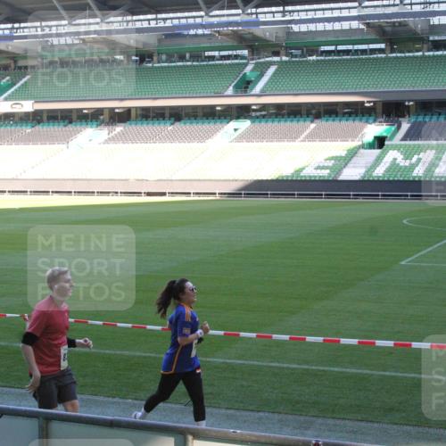 06.10.2024 - 19. swb-Marathon Bremen Yannick Fuchs http://msf.ph/oto/7354519 06.10.2024 10:40:10 Laufen im Stadion 7010, 7145, 7151, 7304, 7322, 7347, 7519, 7525, 7624, 7695, 7707, 7796, 7799, 7913, 7922, 7948, 7960, 8110, 8127, 8249, 8279, 8375, 8505, 8632, 8743, 8773, 8808, 8850, 8873, 8881, 8909, 8910, 8911, 9098, 9101, 9111 meine-sportfotos.de