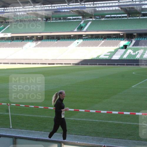06.10.2024 - 19. swb-Marathon Bremen Yannick Fuchs http://msf.ph/oto/7354523 06.10.2024 10:40:14 Laufen im Stadion 7010, 7145, 7151, 7304, 7322, 7347, 7519, 7525, 7624, 7661, 7695, 7707, 7754, 7796, 7799, 7913, 7922, 7948, 7960, 8110, 8127, 8249, 8279, 8375, 8505, 8632, 8695, 8743, 8773, 8808, 8850, 8873, 8909, 8910, 8911, 9098, 9101, 9111 meine-sportfotos.de