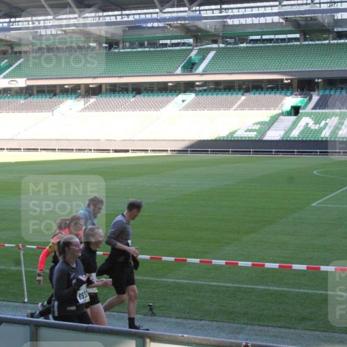 06.10.2024 - 19. swb-Marathon Bremen Yannick Fuchs http://msf.ph/oto/7354526 06.10.2024 10:40:16 Laufen im Stadion 7010, 7145, 7151, 7304, 7322, 7347, 7519, 7525, 7624, 7661, 7695, 7707, 7754, 7796, 7799, 7913, 7922, 7948, 7960, 8110, 8127, 8249, 8279, 8375, 8505, 8632, 8695, 8743, 8773, 8808, 8850, 8873, 8909, 8910, 8911, 9098, 9101, 9111 meine-sportfotos.de