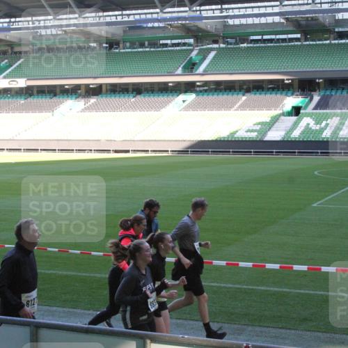 06.10.2024 - 19. swb-Marathon Bremen Yannick Fuchs http://msf.ph/oto/7354528 06.10.2024 10:40:16 Laufen im Stadion 7010, 7145, 7151, 7304, 7322, 7347, 7519, 7525, 7624, 7661, 7695, 7707, 7754, 7796, 7799, 7913, 7922, 7948, 7960, 8110, 8127, 8249, 8279, 8375, 8505, 8632, 8695, 8743, 8773, 8808, 8850, 8873, 8909, 8910, 8911, 9098, 9101, 9111 meine-sportfotos.de