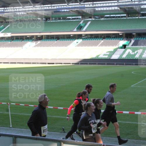 06.10.2024 - 19. swb-Marathon Bremen Yannick Fuchs http://msf.ph/oto/7354529 06.10.2024 10:40:16 Laufen im Stadion 7010, 7145, 7151, 7304, 7322, 7347, 7519, 7525, 7624, 7661, 7695, 7707, 7754, 7796, 7799, 7913, 7922, 7948, 7960, 8110, 8127, 8249, 8279, 8375, 8505, 8632, 8695, 8743, 8773, 8808, 8850, 8873, 8909, 8910, 8911, 9098, 9101, 9111 meine-sportfotos.de