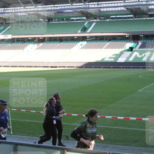 06.10.2024 - 19. swb-Marathon Bremen Yannick Fuchs http://msf.ph/oto/7354533 06.10.2024 10:40:18 Laufen im Stadion 7010, 7145, 7151, 7304, 7322, 7347, 7519, 7525, 7624, 7661, 7695, 7707, 7754, 7796, 7799, 7913, 7922, 7948, 7960, 8110, 8127, 8249, 8279, 8375, 8505, 8632, 8695, 8743, 8773, 8808, 8850, 8873, 8909, 8910, 8911, 8988, 9098, 9101, 9111 meine-sportfotos.de