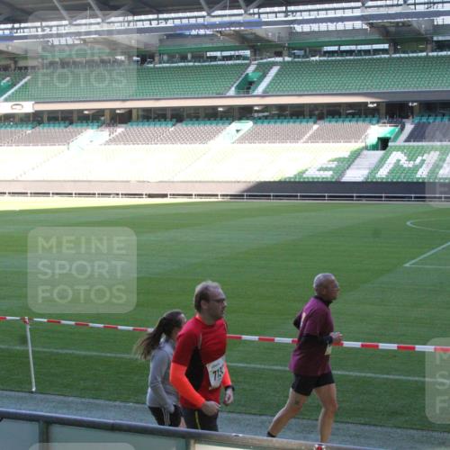 06.10.2024 - 19. swb-Marathon Bremen Yannick Fuchs http://msf.ph/oto/7354562 06.10.2024 10:40:45 Laufen im Stadion 7092, 7129, 7132, 7145, 7288, 7304, 7519, 7525, 7554, 7598, 7624, 7625, 7661, 7754, 7840, 7888, 7913, 7915, 7936, 7946, 7972, 7982, 8091, 8146, 8210, 8230, 8505, 8632, 8688, 8695, 8743, 8765, 8773, 8808, 8809, 8850, 8899, 8909, 8910, 8911, 8988, 9048, 9076, 9078, 9098 meine-sportfotos.de