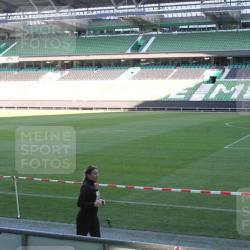06.10.2024 - 19. swb-Marathon Bremen Yannick Fuchs http://msf.ph/oto/7354611 06.10.2024 10:41:16 Laufen im Stadion 7077, 7078, 7092, 7129, 7132, 7181, 7272, 7288, 7385, 7396, 7520, 7554, 7598, 7601, 7619, 7625, 7701, 7702, 7810, 7821, 7840, 7888, 7912, 7915, 7928, 7936, 7946, 7972, 7982, 8046, 8091, 8097, 8146, 8210, 8230, 8250, 8490, 8688, 8691, 8746, 8747, 8762, 8765, 8809, 8832, 8847, 8853, 8861, 8863, 8899, 8969, 8979, 8988, 9048, 9076, 9078 meine-sportfotos.de