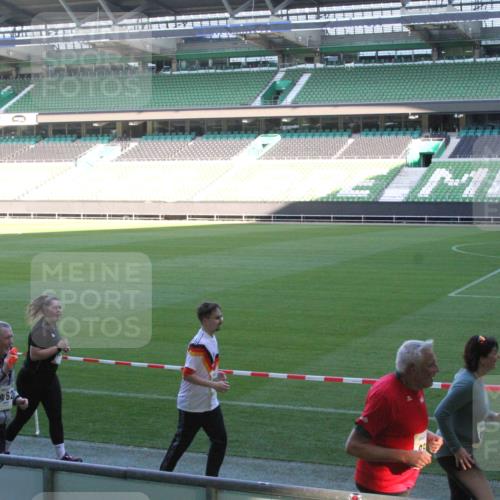06.10.2024 - 19. swb-Marathon Bremen Yannick Fuchs http://msf.ph/oto/7354641 06.10.2024 10:41:40 Laufen im Stadion 7077, 7078, 7177, 7181, 7272, 7385, 7396, 7520, 7601, 7602, 7619, 7625, 7665, 7668, 7669, 7692, 7701, 7702, 7740, 7742, 7765, 7766, 7804, 7810, 7821, 7912, 7928, 8016, 8046, 8097, 8210, 8230, 8250, 8320, 8372, 8434, 8482, 8490, 8527, 8528, 8691, 8709, 8746, 8747, 8762, 8800, 8832, 8844, 8847, 8853, 8861, 8863, 8935, 8969, 8979, 9030, 9120, 9989 meine-sportfotos.de