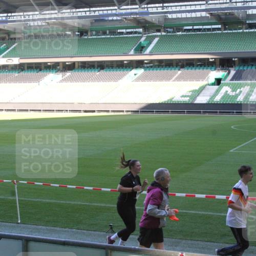 06.10.2024 - 19. swb-Marathon Bremen Yannick Fuchs http://msf.ph/oto/7354645 06.10.2024 10:41:41 Laufen im Stadion 7077, 7078, 7177, 7181, 7272, 7309, 7385, 7396, 7520, 7601, 7602, 7619, 7625, 7665, 7668, 7669, 7692, 7701, 7702, 7740, 7742, 7765, 7766, 7804, 7810, 7821, 7912, 7928, 8016, 8046, 8097, 8210, 8230, 8250, 8320, 8372, 8434, 8482, 8490, 8527, 8528, 8691, 8709, 8746, 8747, 8762, 8800, 8832, 8844, 8847, 8853, 8861, 8863, 8935, 8969, 8979, 9030, 9120, 9989 meine-sportfotos.de