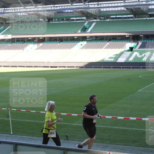 06.10.2024 - 19. swb-Marathon Bremen Yannick Fuchs http://msf.ph/oto/7354668 06.10.2024 10:41:52 Laufen im Stadion 7077, 7078, 7163, 7177, 7181, 7309, 7385, 7396, 7520, 7602, 7619, 7665, 7668, 7669, 7692, 7701, 7702, 7712, 7740, 7742, 7765, 7766, 7804, 7810, 7821, 7866, 7901, 8016, 8046, 8097, 8250, 8320, 8344, 8372, 8434, 8482, 8490, 8527, 8528, 8691, 8709, 8747, 8762, 8800, 8832, 8844, 8847, 8853, 8861, 8863, 8935, 8969, 8979, 9030, 9045, 9120, 9989 meine-sportfotos.de
