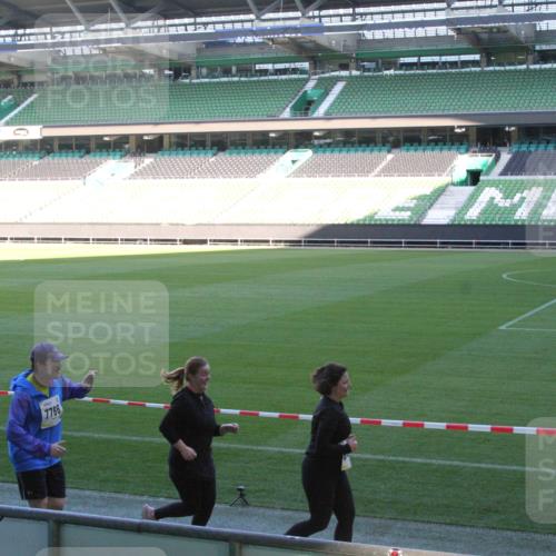 06.10.2024 - 19. swb-Marathon Bremen Yannick Fuchs http://msf.ph/oto/7354675 06.10.2024 10:41:57 Laufen im Stadion 7077, 7078, 7163, 7177, 7181, 7309, 7385, 7396, 7520, 7602, 7619, 7665, 7668, 7669, 7692, 7712, 7740, 7742, 7765, 7766, 7804, 7810, 7821, 7866, 7901, 8016, 8046, 8097, 8250, 8320, 8344, 8372, 8386, 8387, 8434, 8482, 8490, 8527, 8528, 8691, 8709, 8762, 8800, 8832, 8844, 8853, 8861, 8863, 8917, 8935, 8969, 8979, 9030, 9045, 9120, 9989 meine-sportfotos.de