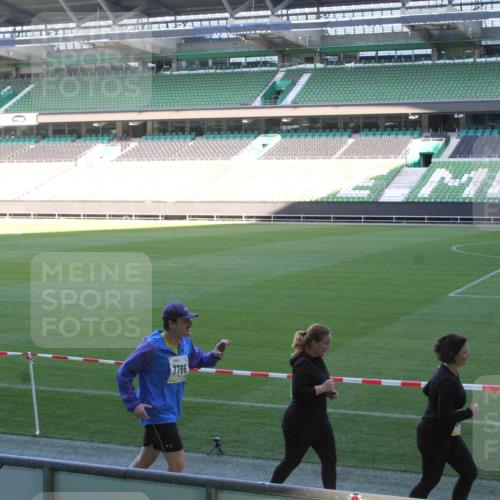 06.10.2024 - 19. swb-Marathon Bremen Yannick Fuchs http://msf.ph/oto/7354677 06.10.2024 10:41:58 Laufen im Stadion 7077, 7078, 7163, 7177, 7181, 7309, 7385, 7396, 7520, 7602, 7665, 7668, 7669, 7692, 7712, 7740, 7742, 7755, 7765, 7766, 7804, 7810, 7821, 7866, 7901, 8016, 8046, 8097, 8250, 8320, 8344, 8372, 8386, 8387, 8434, 8482, 8490, 8527, 8528, 8691, 8709, 8762, 8800, 8832, 8844, 8853, 8863, 8917, 8935, 8959, 8969, 8979, 9030, 9045, 9120, 9989 meine-sportfotos.de